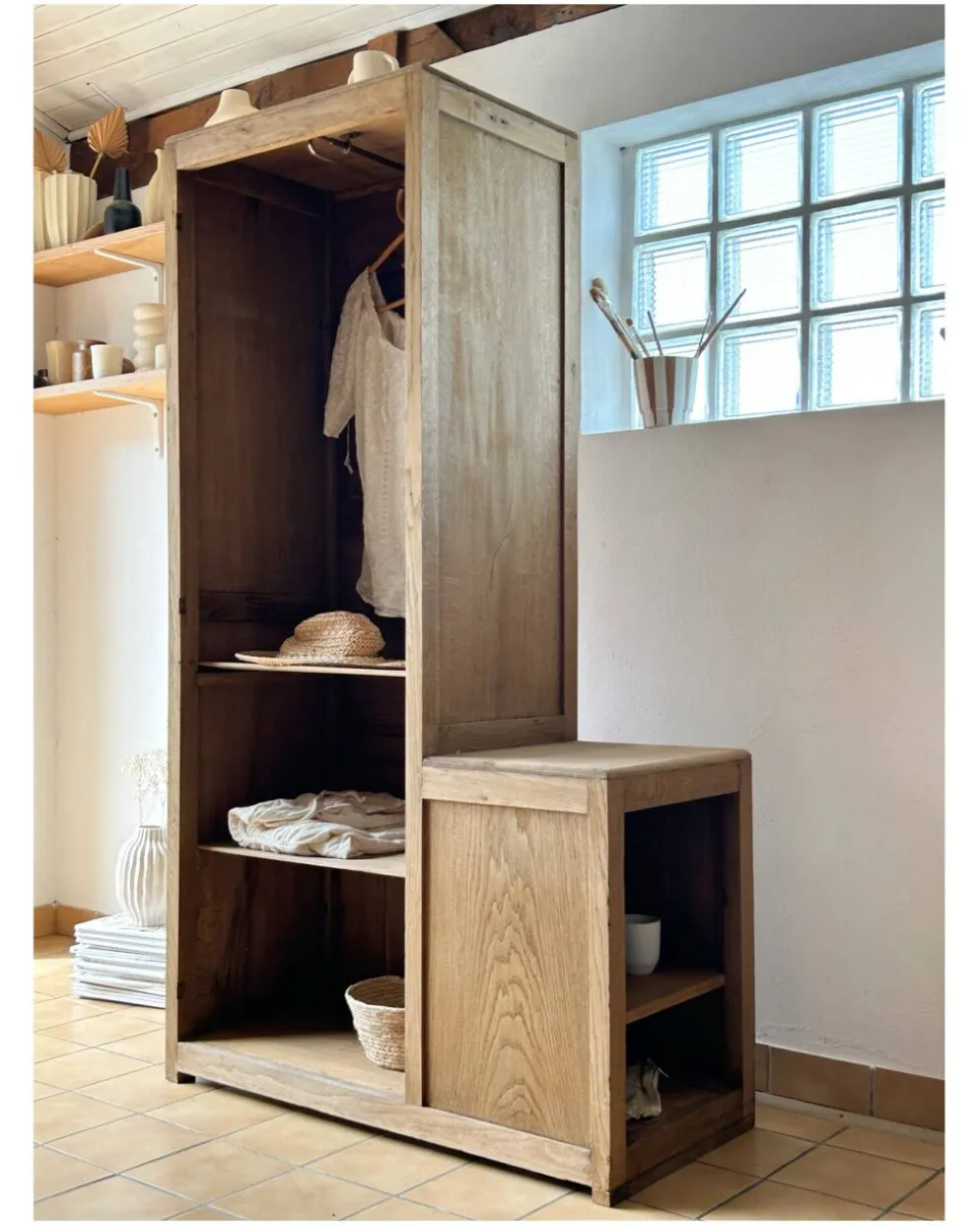 Armoire parisienne asymétrique