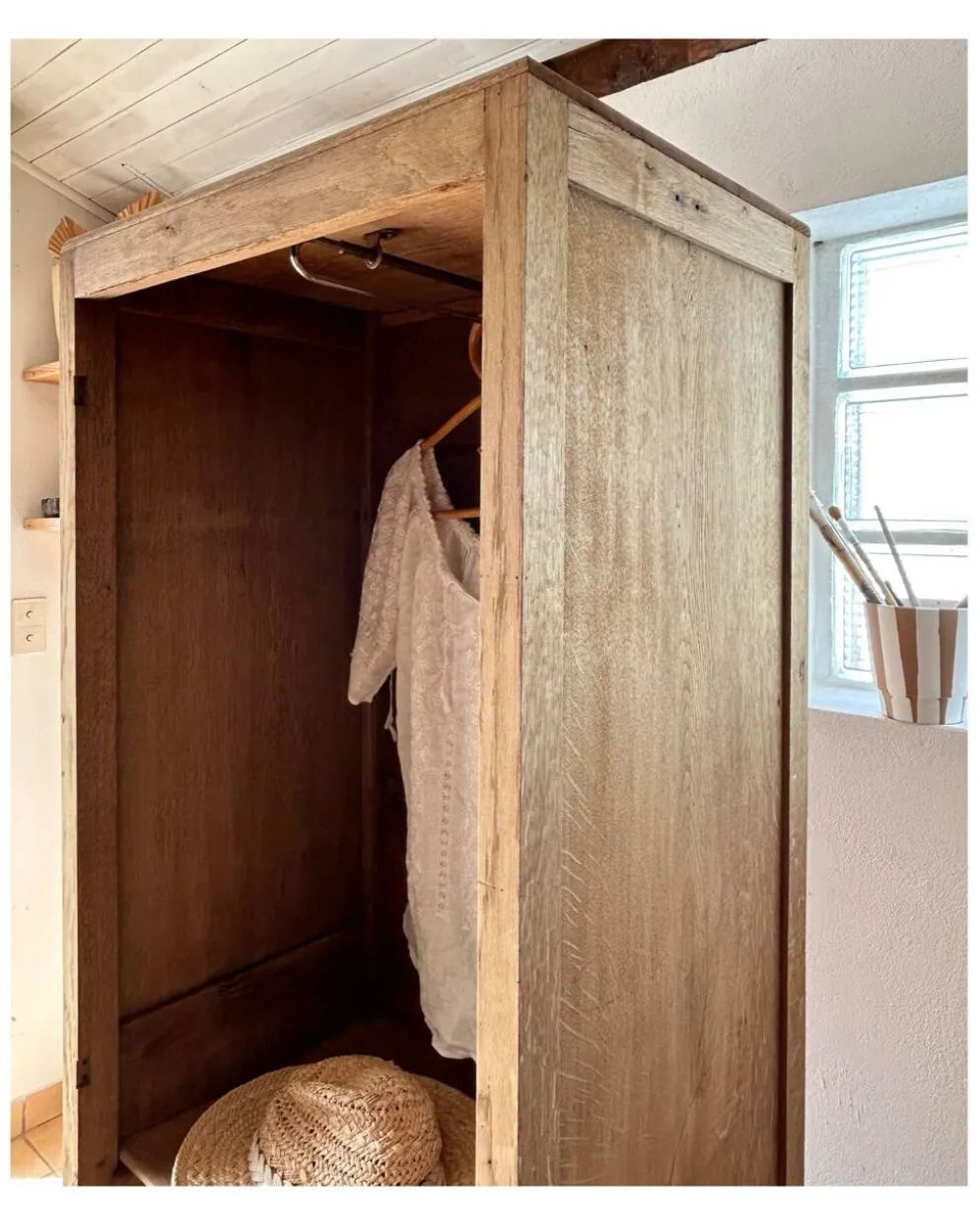 Armoire parisienne asymétrique