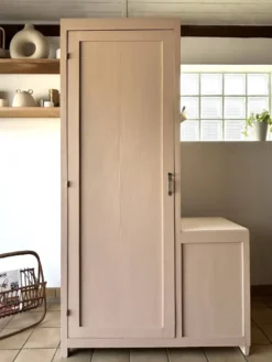 Armoire parisienne asymétrique