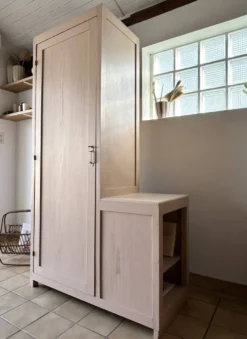 Armoire parisienne asymétrique