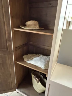 Armoire parisienne asymétrique