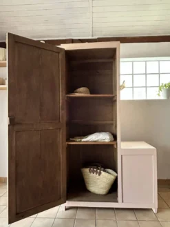 Armoire parisienne asymétrique