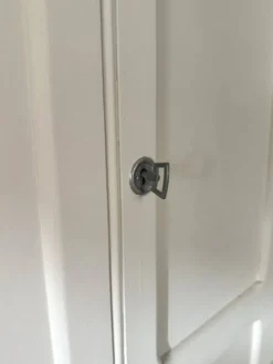 Armoire parisienne authentique