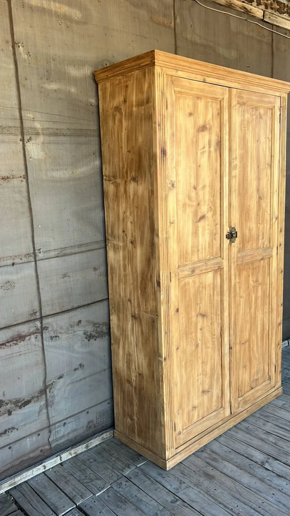 Armoire parisienne bois brut