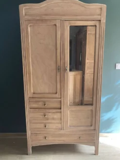 Armoire Parisienne d'hôtel