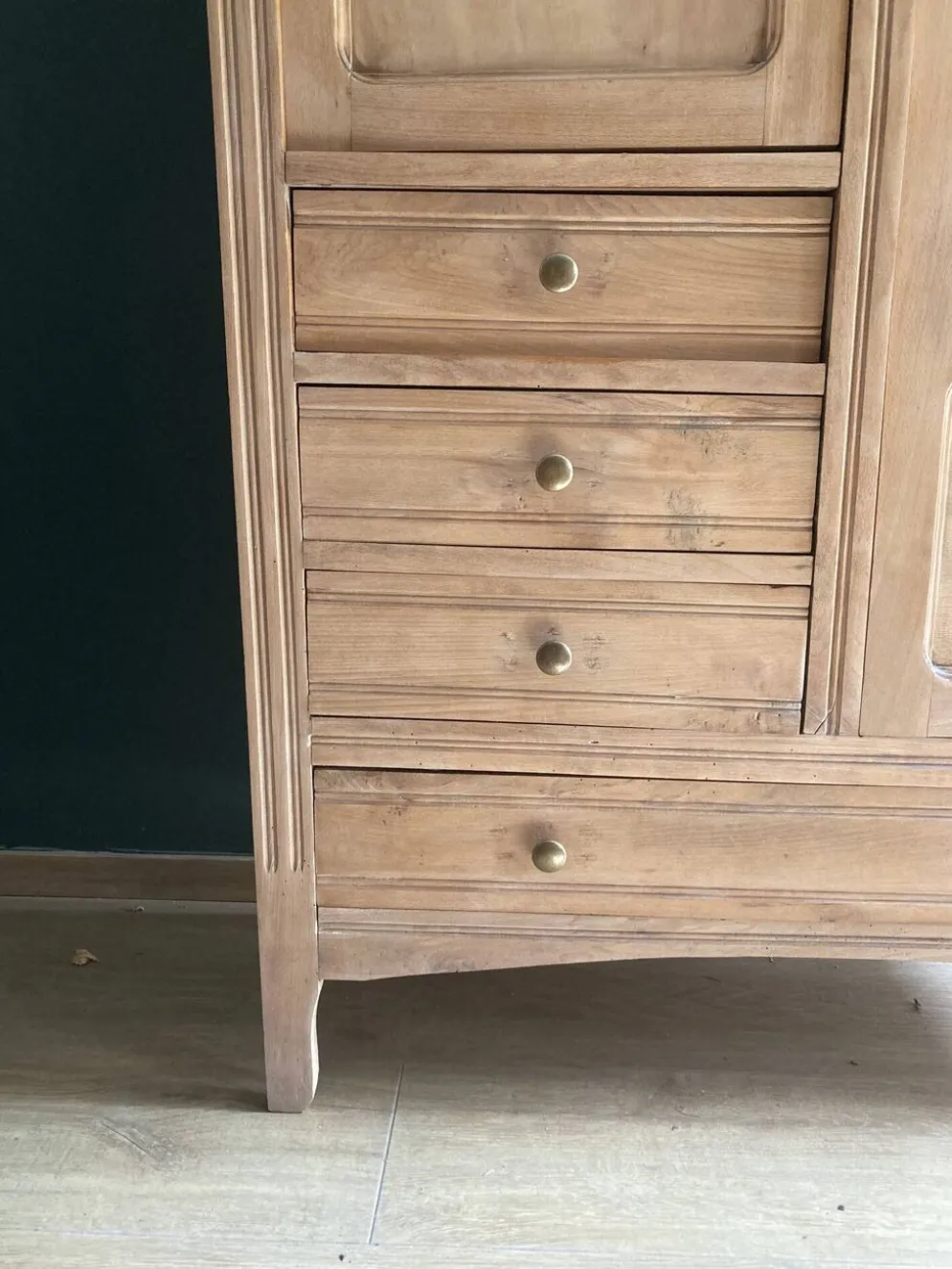 Armoire Parisienne d'hôtel
