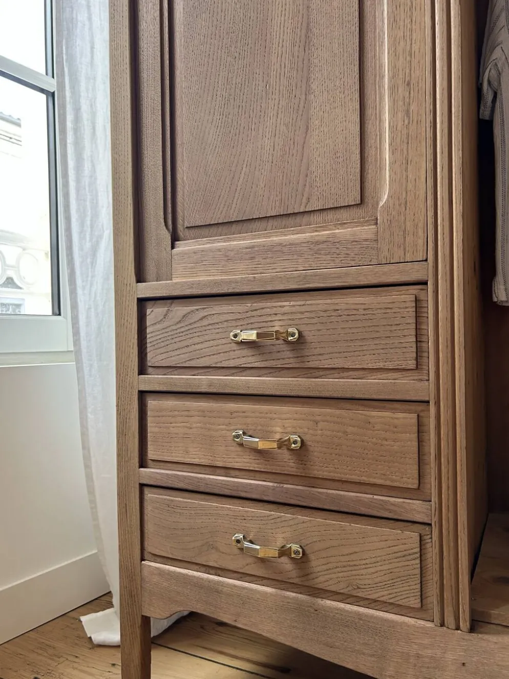 Armoire Parisienne en chêne brut