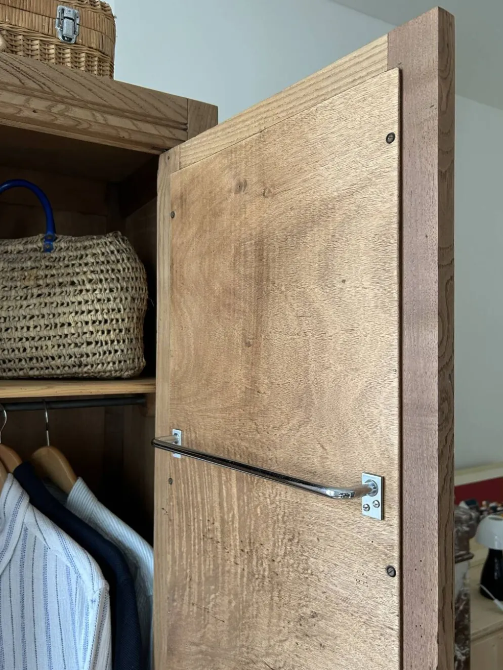 Armoire Parisienne en chêne brut