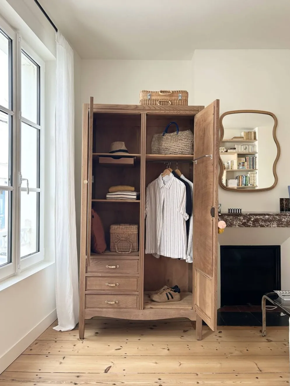 Armoire Parisienne en chêne brut