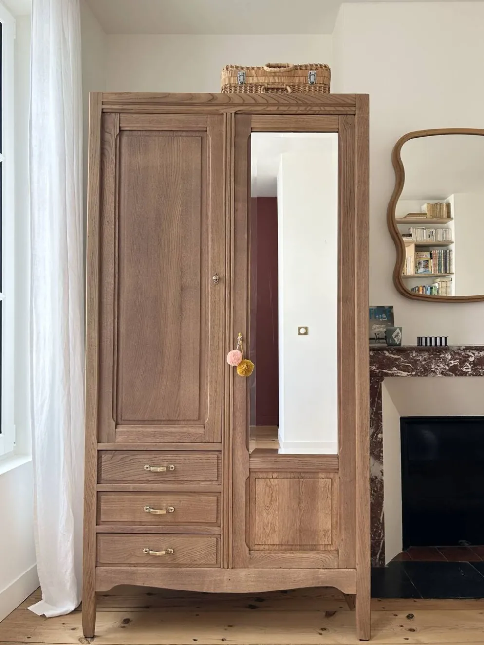 Armoire Parisienne en chêne brut