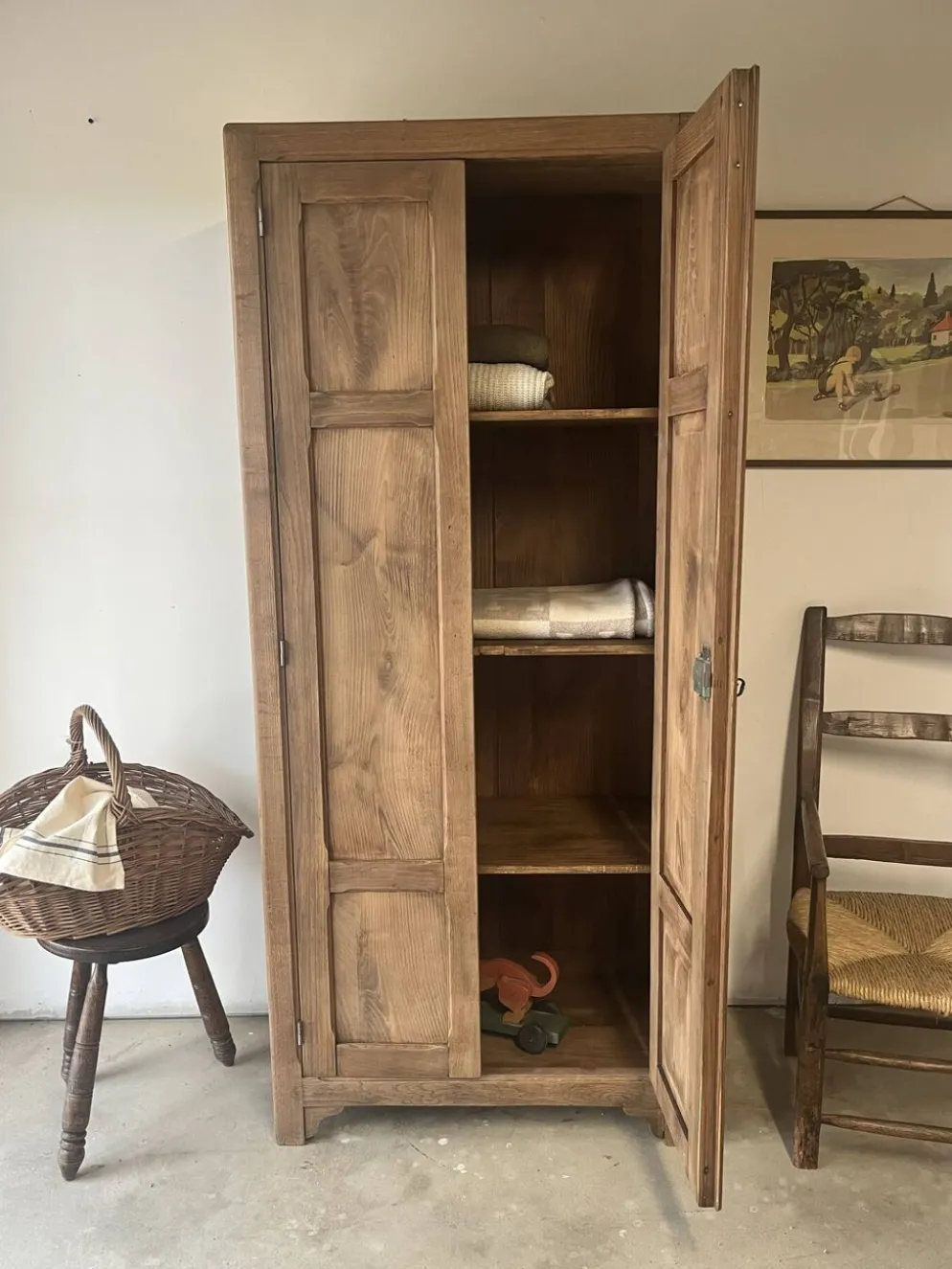 Armoire parisienne en chêne massif