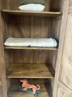 Armoire parisienne en chêne massif