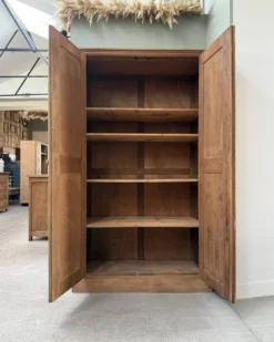 Armoire parisienne en chêne, rénovée