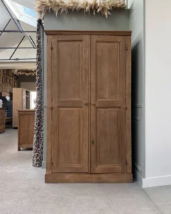 Armoire parisienne en chêne, rénovée