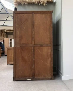 Armoire parisienne en chêne, rénovée
