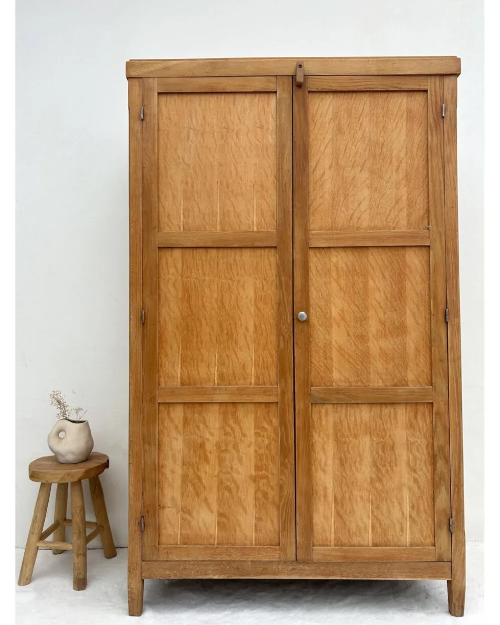 Armoire parisienne rénovée