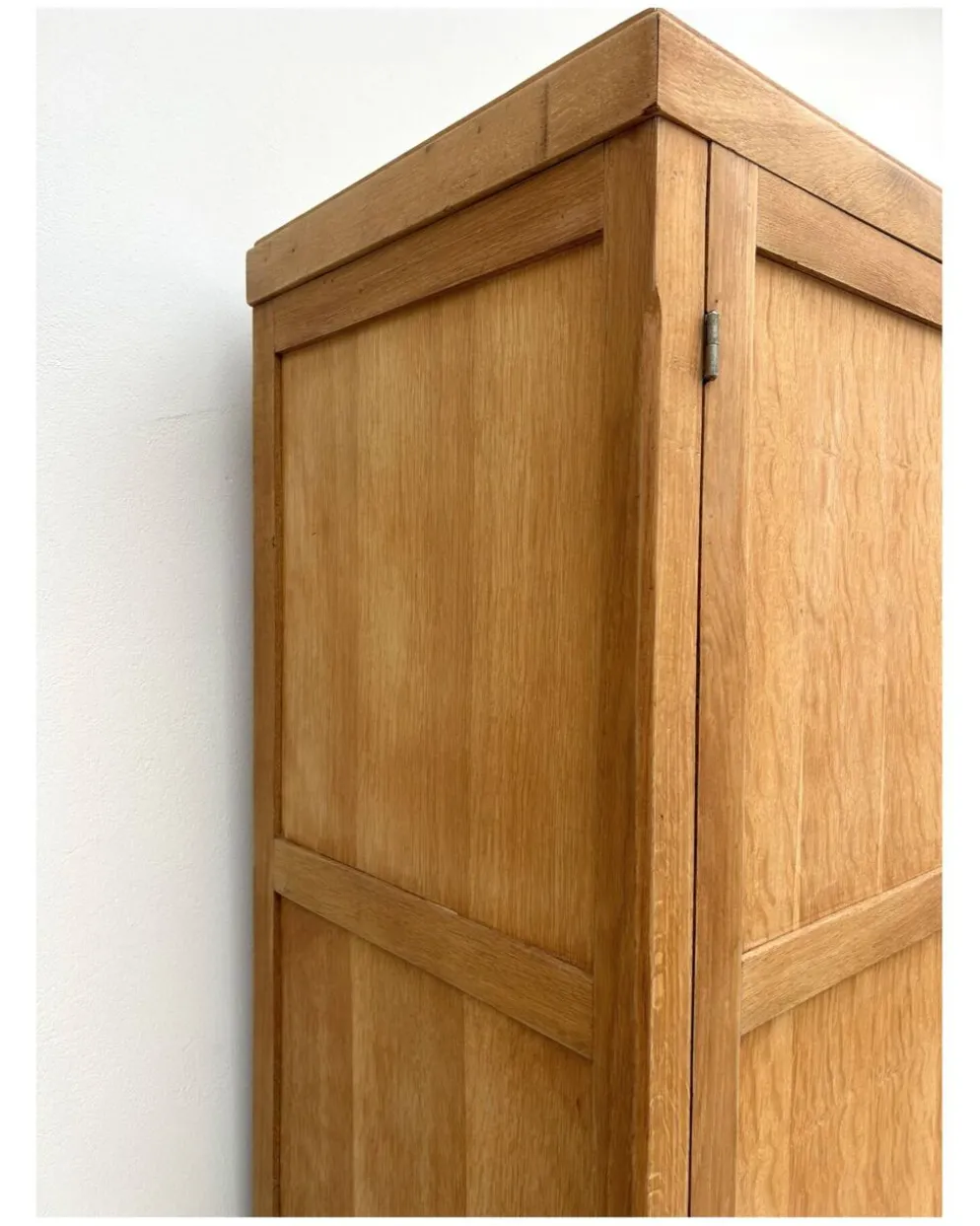 Armoire parisienne rénovée