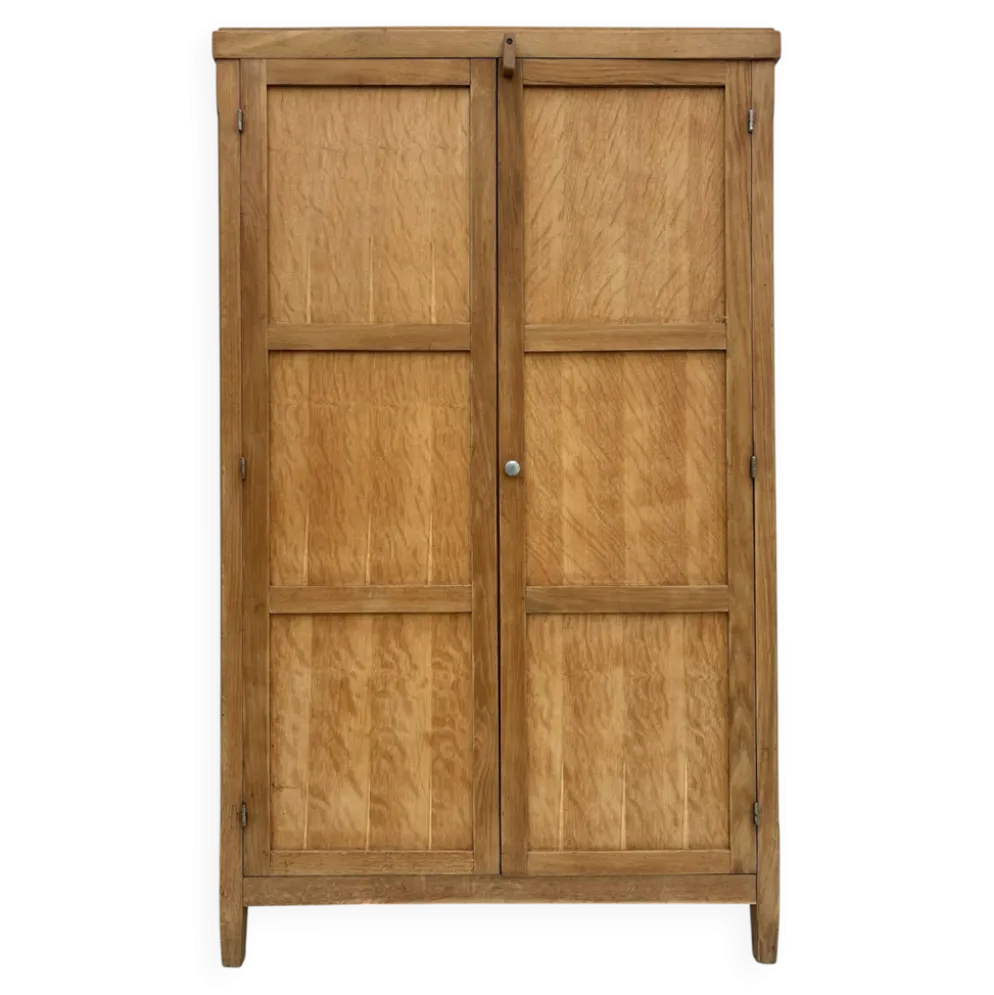 Armoire parisienne rénovée