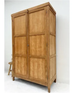 Armoire parisienne rénovée