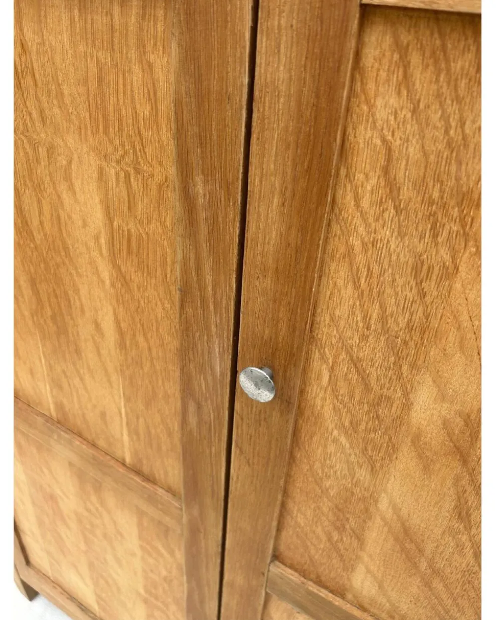 Armoire parisienne rénovée