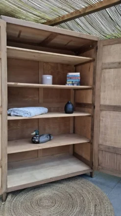 Armoire parisienne rénovée