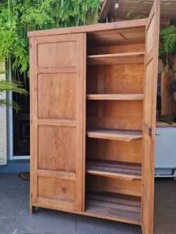 Armoire parisienne rénovée