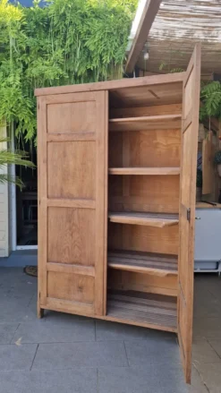 Armoire parisienne rénovée