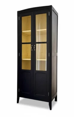 Armoire parisienne rénovée, finition Farrow & Ball