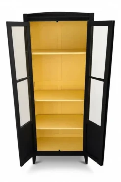 Armoire parisienne rénovée, finition Farrow & Ball