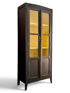 Armoire parisienne rénovée, finition Farrow & Ball