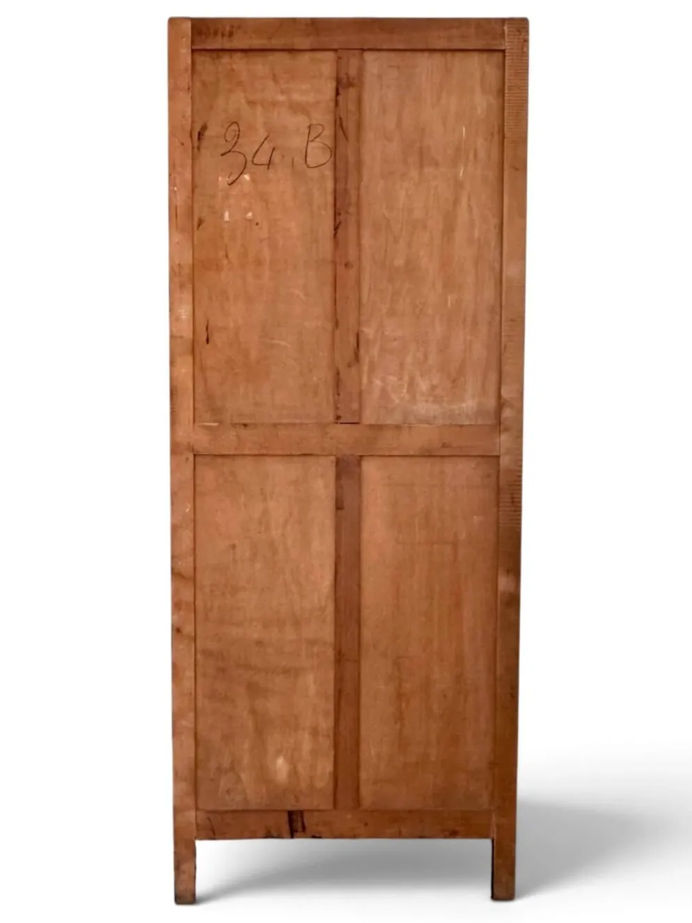 Armoire parisienne rénovée, finition Farrow & Ball