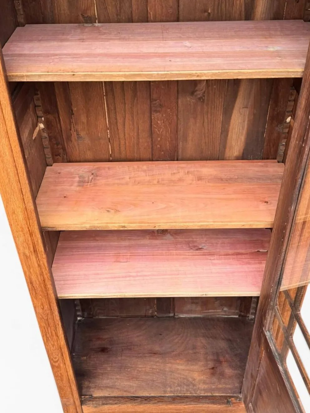 Armoire parisienne rénovée, petit format