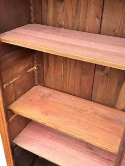 Armoire parisienne rénovée, petit format