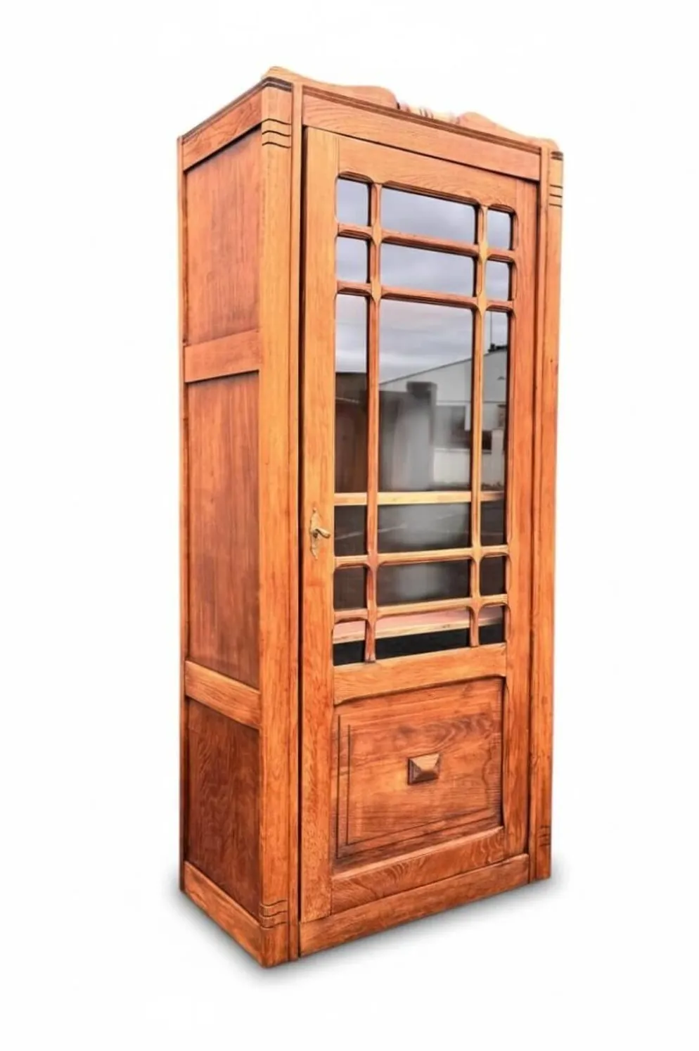 Armoire parisienne rénovée, petit format