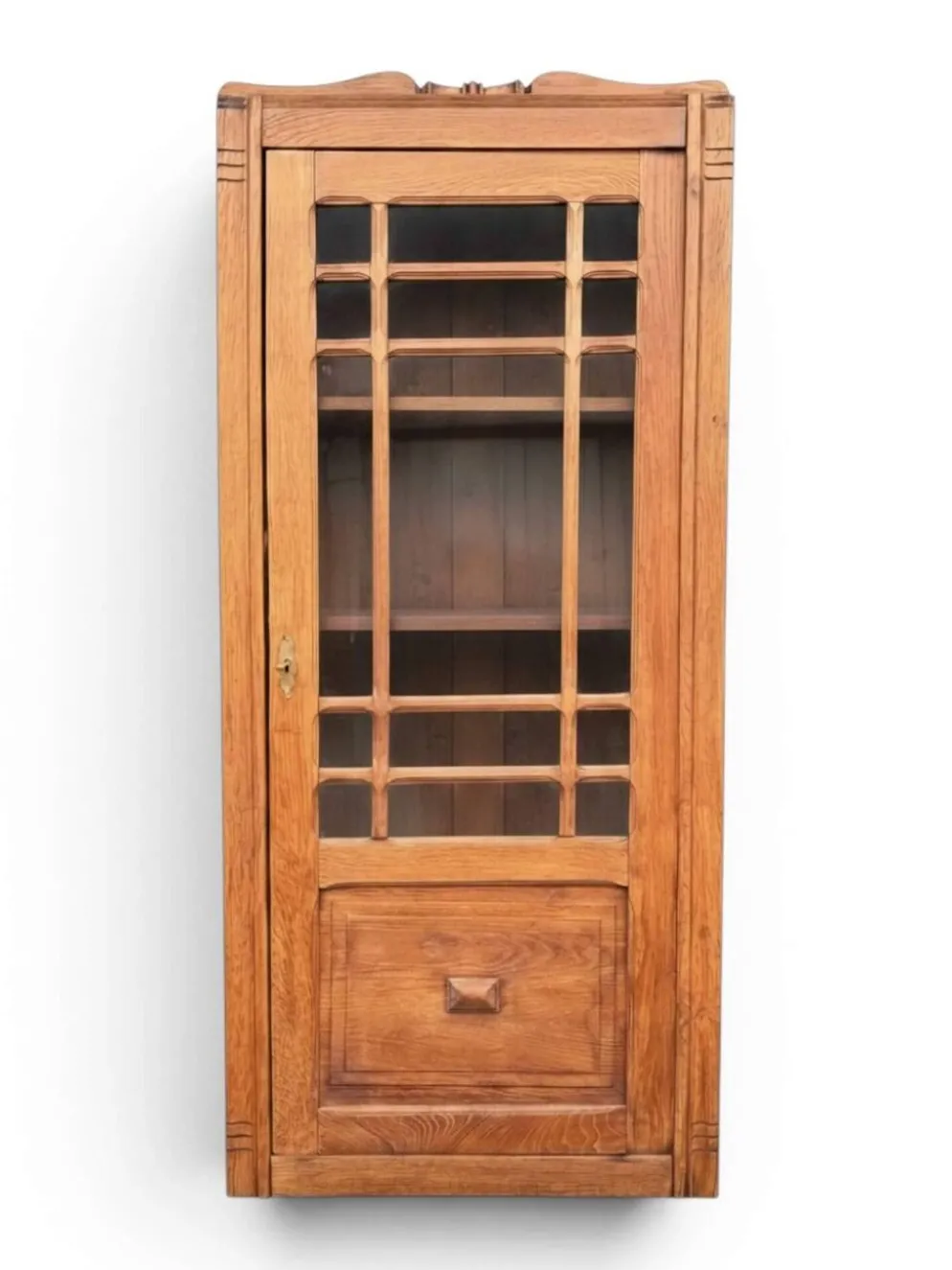 Armoire parisienne rénovée, petit format