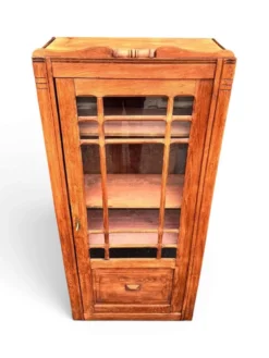 Armoire parisienne rénovée, petit format