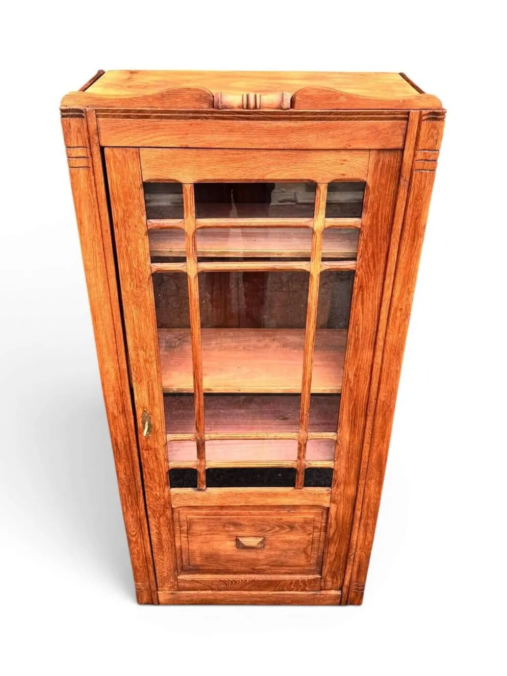 Armoire parisienne rénovée, petit format