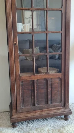 Armoire parisienne vitrée