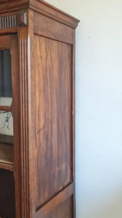 Armoire parisienne vitrée