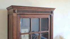 Armoire parisienne vitrée