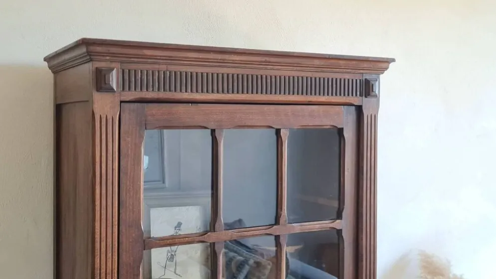 Armoire parisienne vitrée
