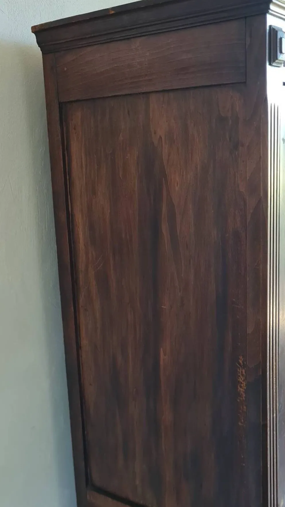 Armoire parisienne vitrée