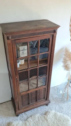 Armoire parisienne vitrée