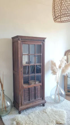 Armoire parisienne vitrée