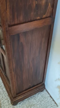 Armoire parisienne vitrée
