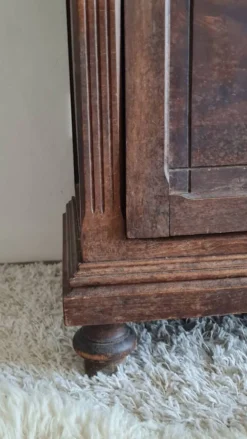 Armoire parisienne vitrée