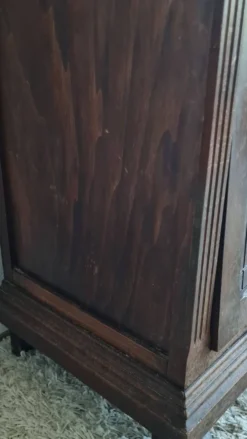 Armoire parisienne vitrée