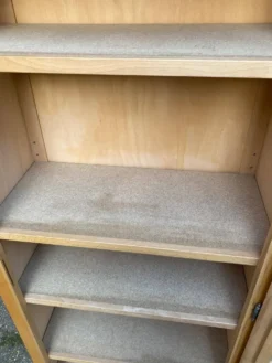 Armoire parisienne vitrée en bois clair 1960