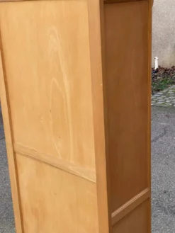 Armoire parisienne vitrée en bois clair 1960