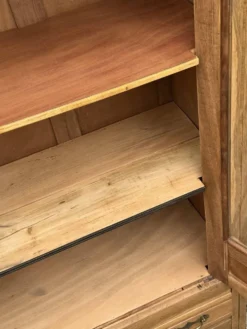 Armoire parisienne vitres biseautées chêne blond art déco 1930